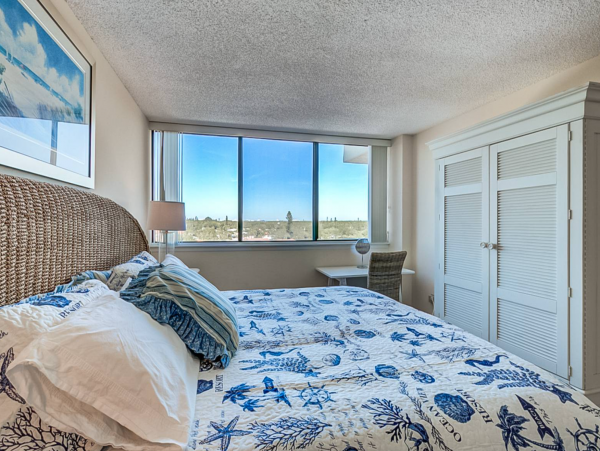Siesta Key Vacation Rental Condo Walk To Beach Sleeps Six